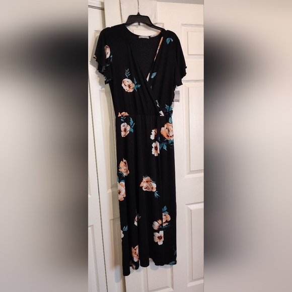 Loveappella Dresses & Skirts - 🎉🎉 HOST PICK🎉🎉 NWT Loveappella Maxi Wrap Dress